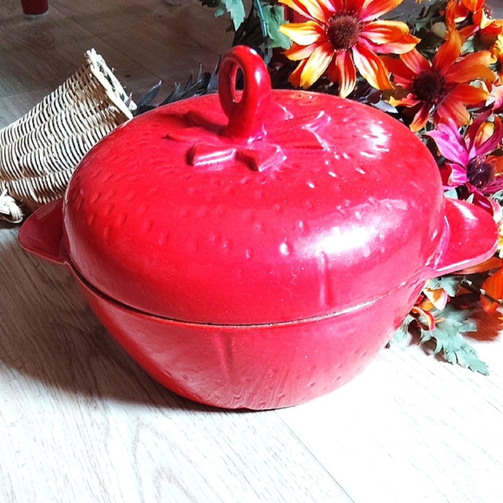 Tools Of The Trade Red Cast Iron Strawberry Cookware with Lid